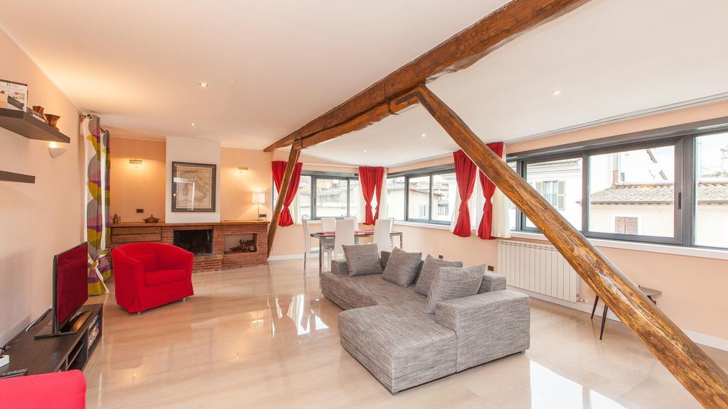 Navona Penthouse Apartment *